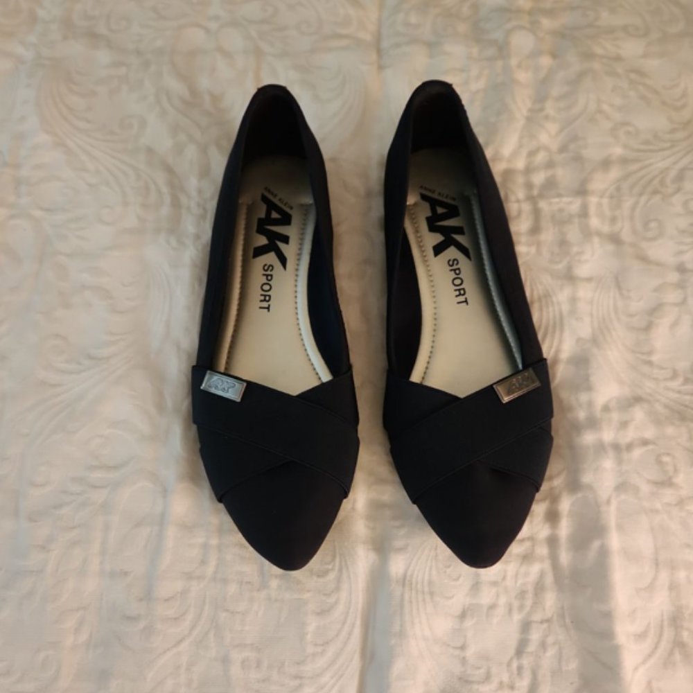 Ladies Ann Klein Sport Navy shoes worn once